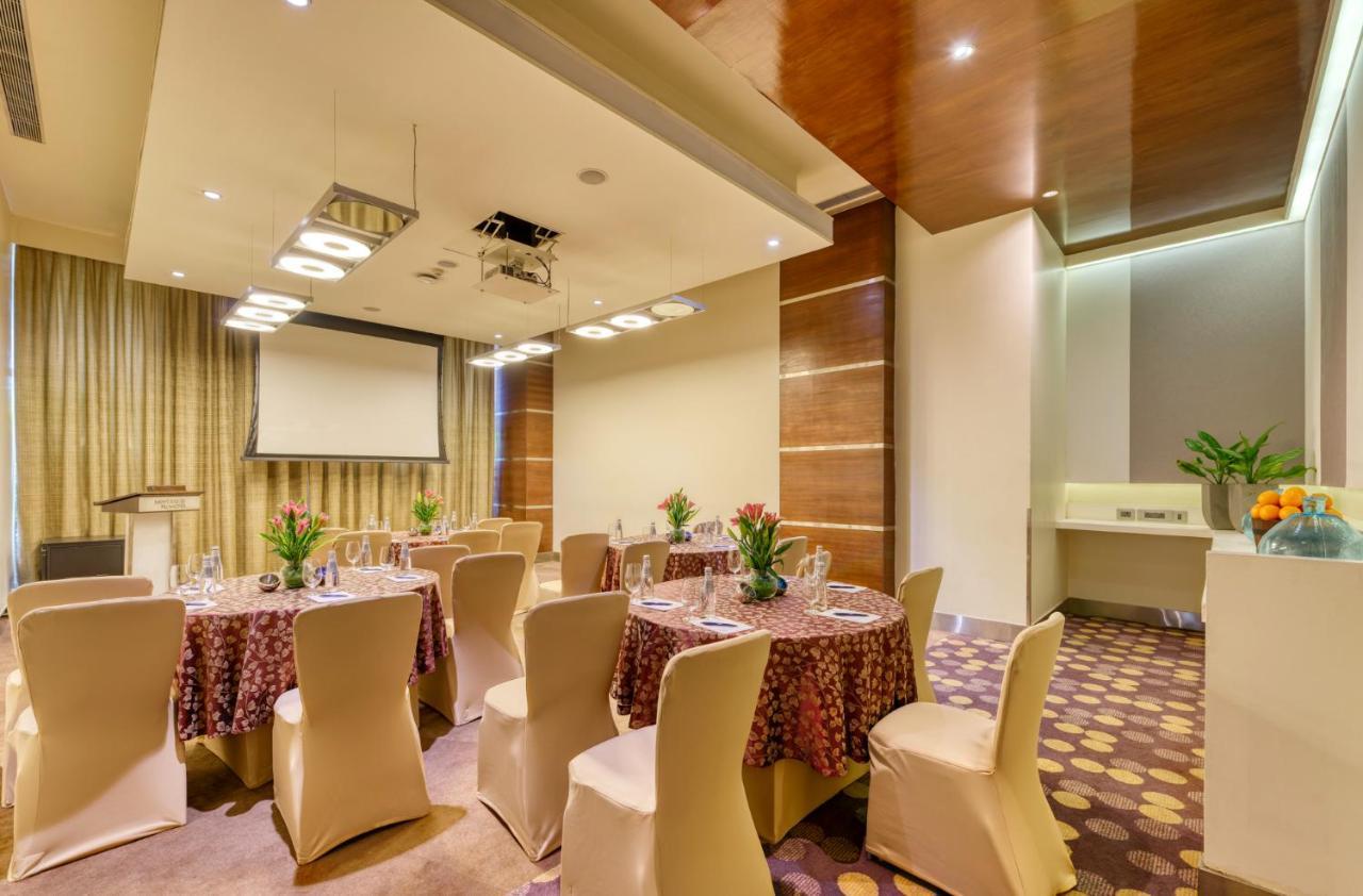 Novotel Bengaluru Outer Ring Road Exteriör bild