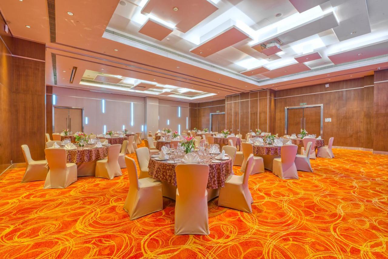 Novotel Bengaluru Outer Ring Road Exteriör bild