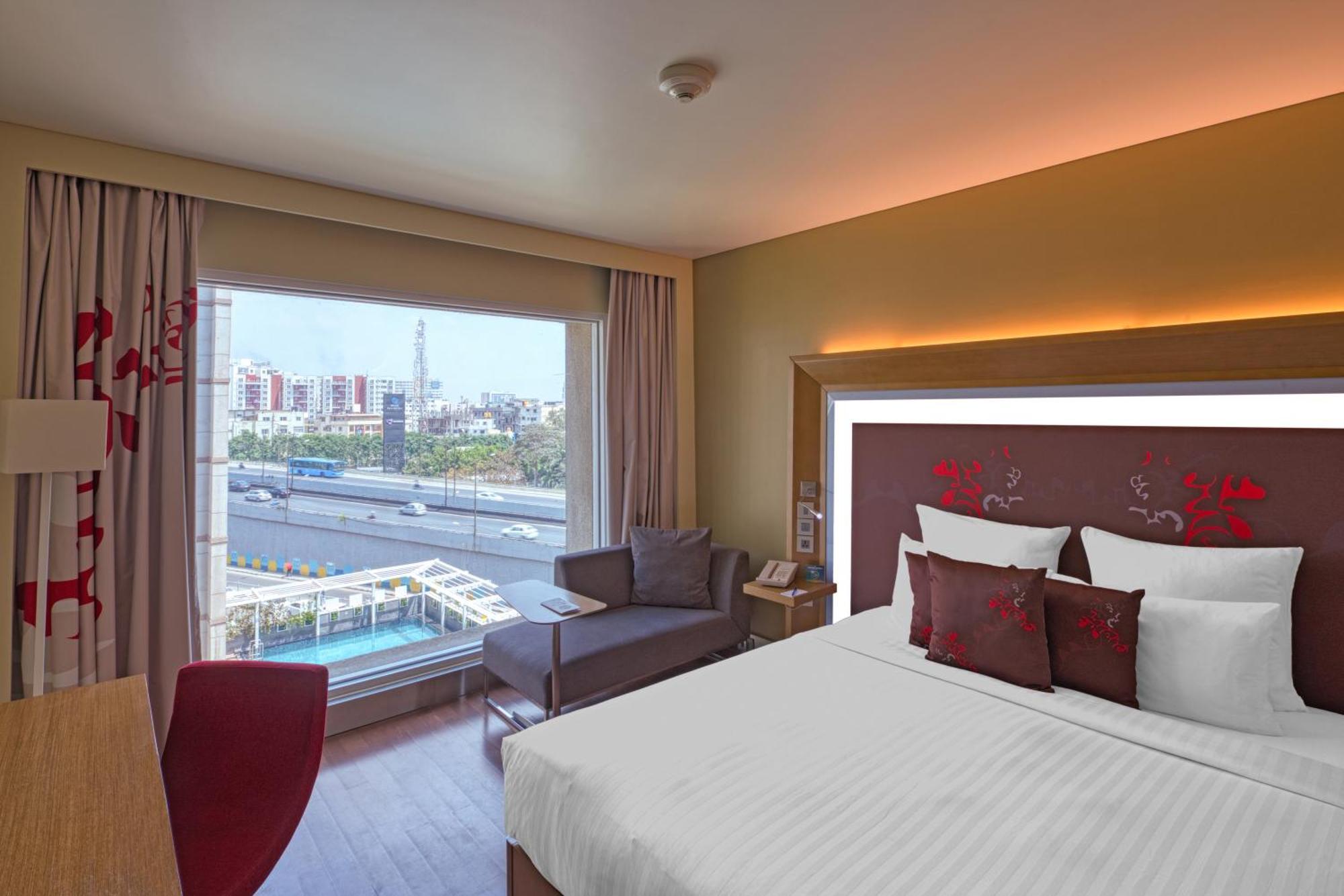 Novotel Bengaluru Outer Ring Road Exteriör bild